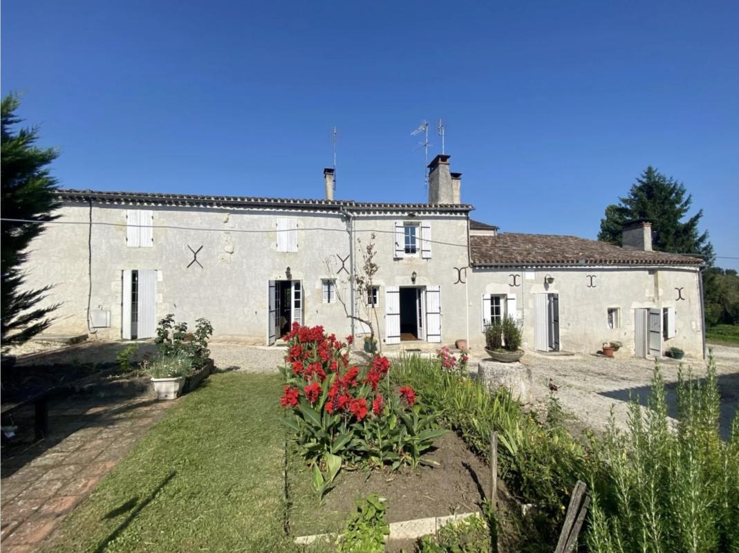 Longère en pleine nature proche Saint-Emilion